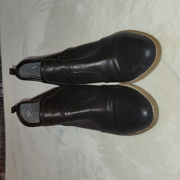 Report Shoes - Black Ankle Booties